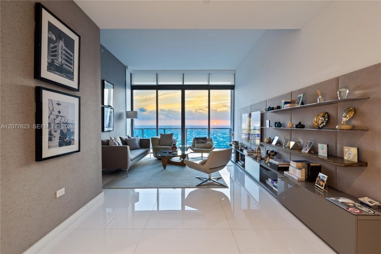 88 SW 7th St , Unit 4203, Miami, FL 33130 Photo