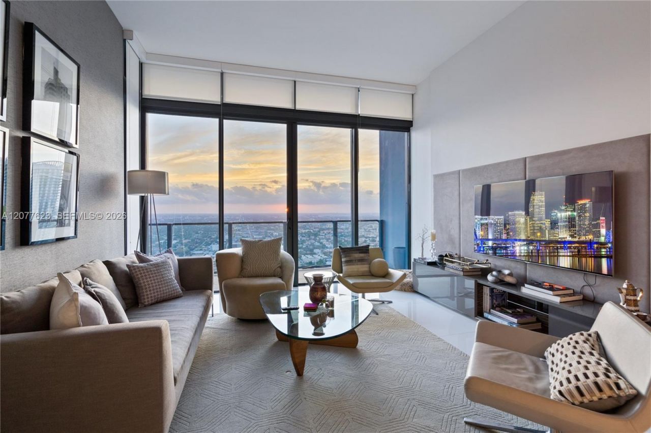88 SW 7th St , Unit 4203, Miami, FL 33130 Photo