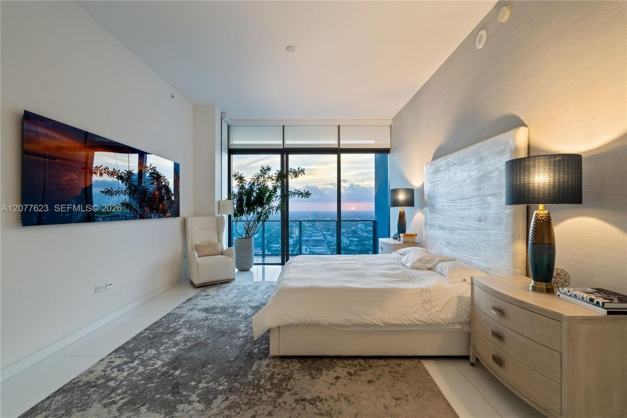 88 SW 7th St , Unit 4203, Miami, FL 33130 Photo