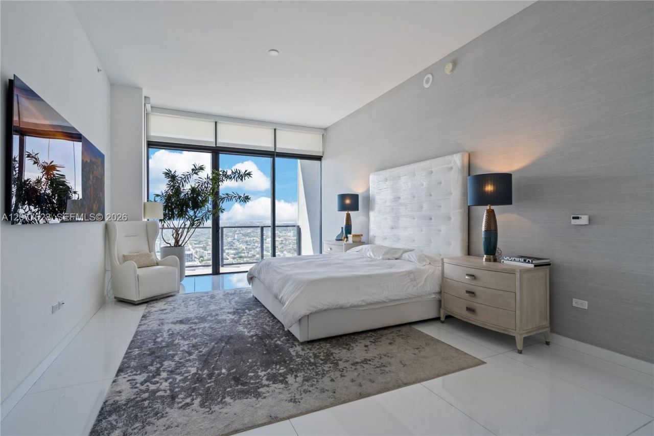 88 SW 7th St , Unit 4203, Miami, FL 33130 Photo