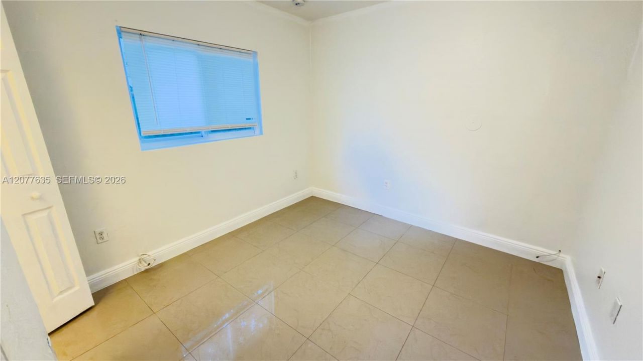 318 NE 166th St, Unit 318, Miami, FL 33162 Photo