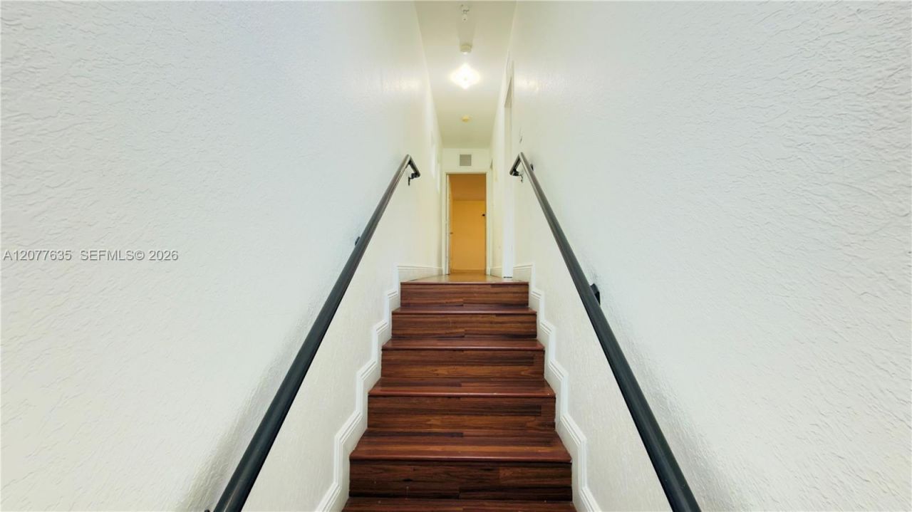 318 NE 166th St, Unit 318, Miami, FL 33162 Photo
