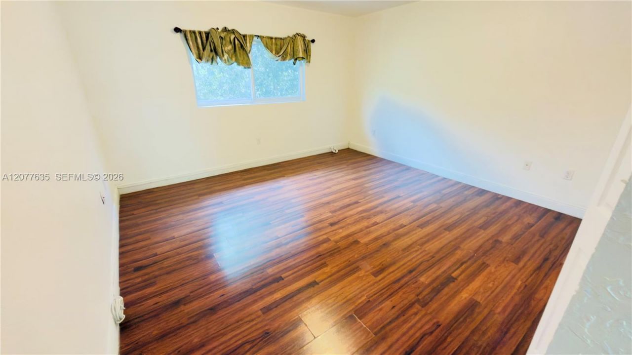 318 NE 166th St, Unit 318, Miami, FL 33162 Photo