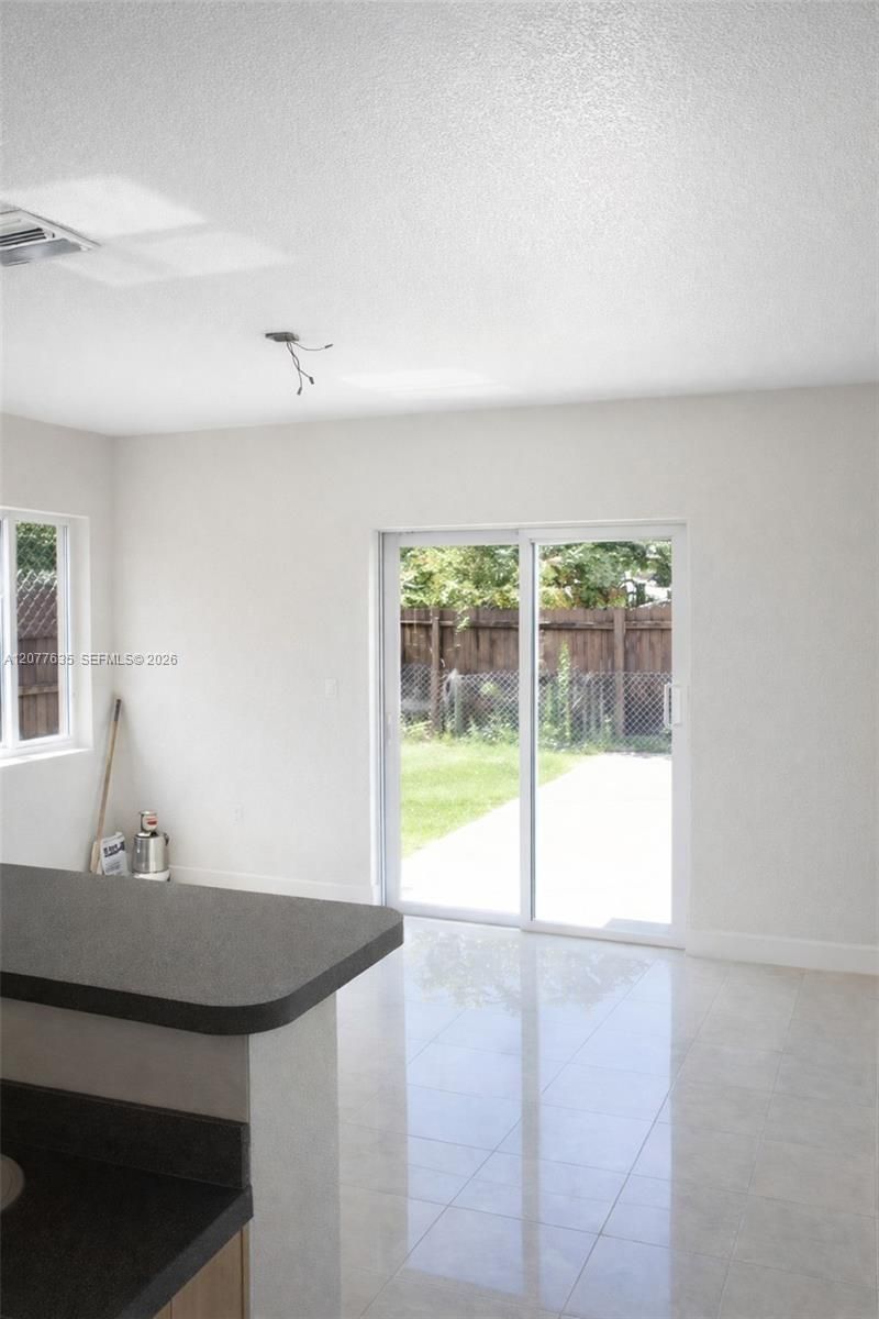 318 NE 166th St, Unit 318, Miami, FL 33162 Photo