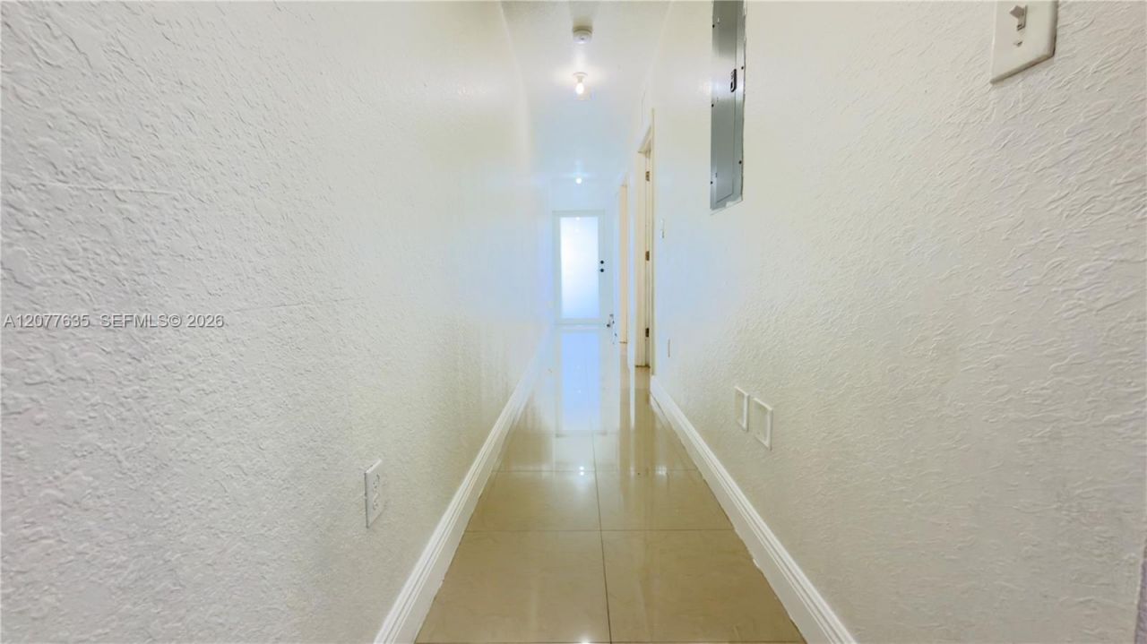 318 NE 166th St, Unit 318, Miami, FL 33162 Photo