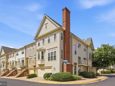 46362 PRYOR SQUARE, STERLING, VA 20165