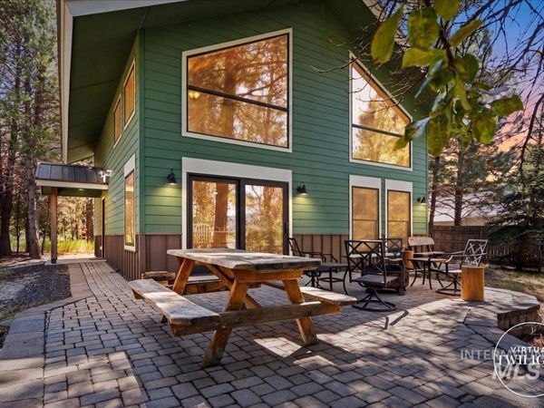 84 Golden Place, Donnelly, ID 83615
