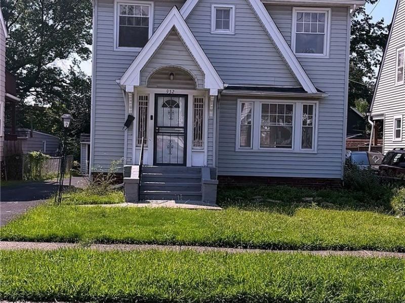 932 Vineshire Road, Cleveland Heights, OH 44121 Photo 1