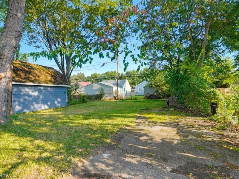 18614 Homeway Road, Cleveland, OH 44135 Photo 18
