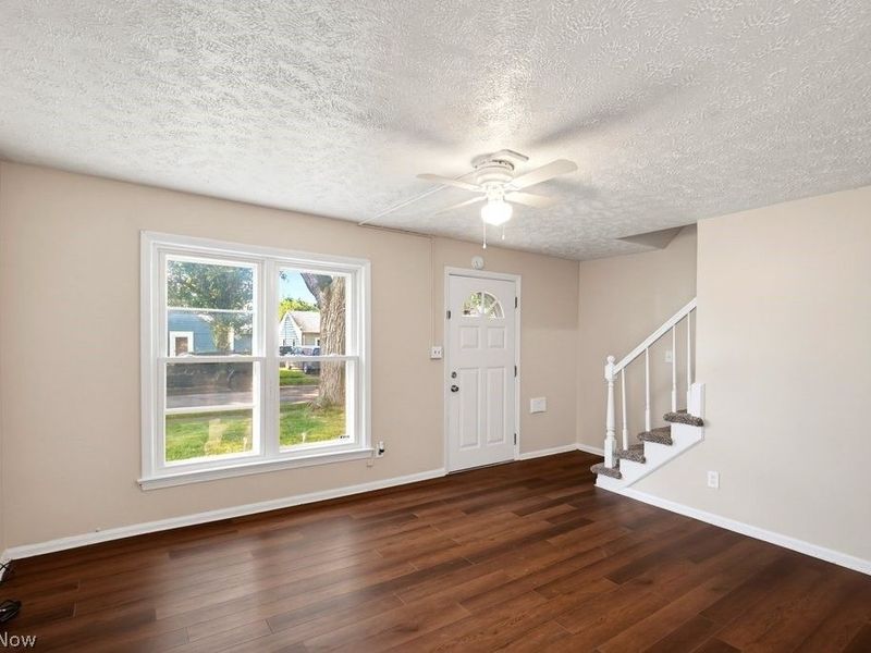 18614 Homeway Road, Cleveland, OH 44135 Photo 3