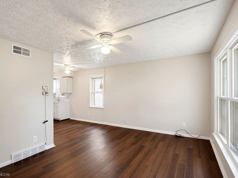 18614 Homeway Road, Cleveland, OH 44135 Photo 5