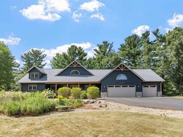 2403 Eagle Ridge Drive, Menomonie, WI 54751