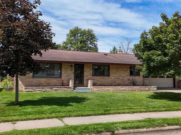 200 MEADOW STREET, Stevens Point, WI 54481