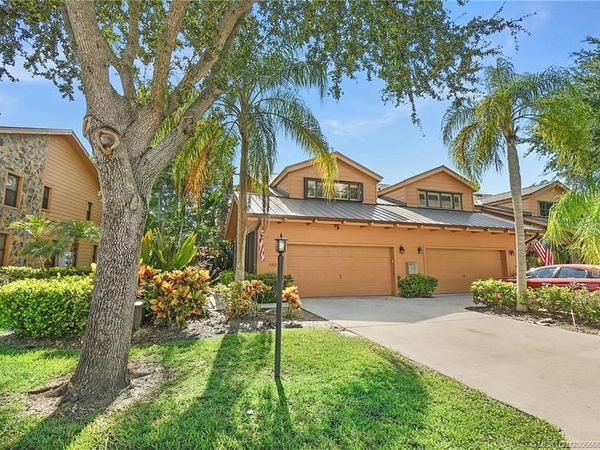 132 SE Crestwood Circle, Stuart, FL 34997
