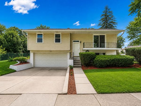 669 White Pine Road , Buffalo Grove, IL 60089
