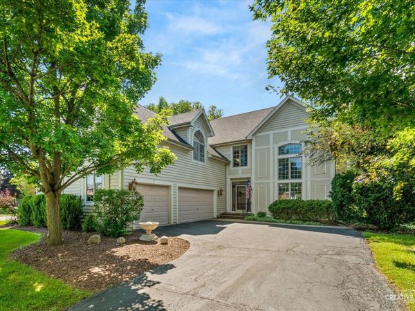 4N468 S Robert Frost Circle , St. Charles, IL 60175
