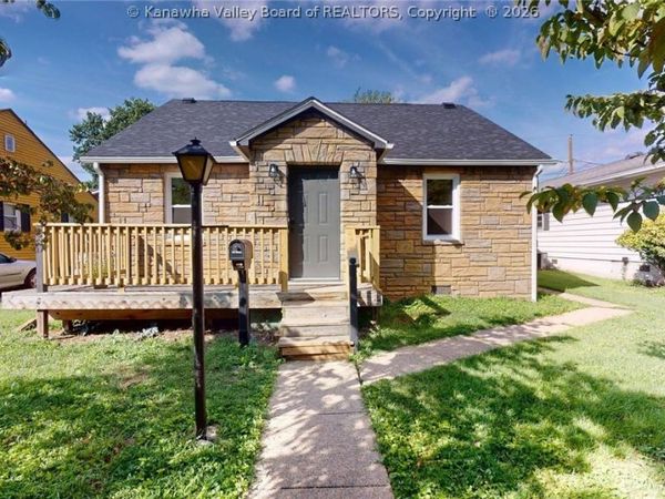 631 Chestnut Street, Kenova, WV 25530