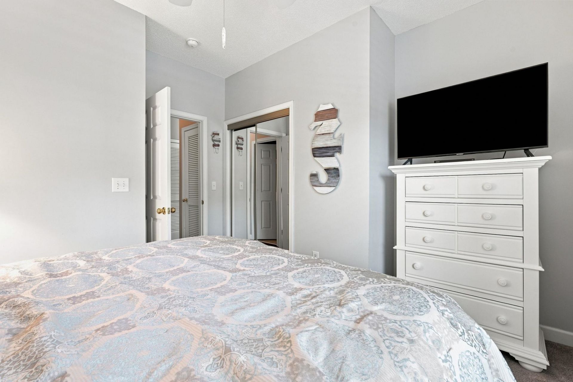 6253 Catalina Dr. Photo 25