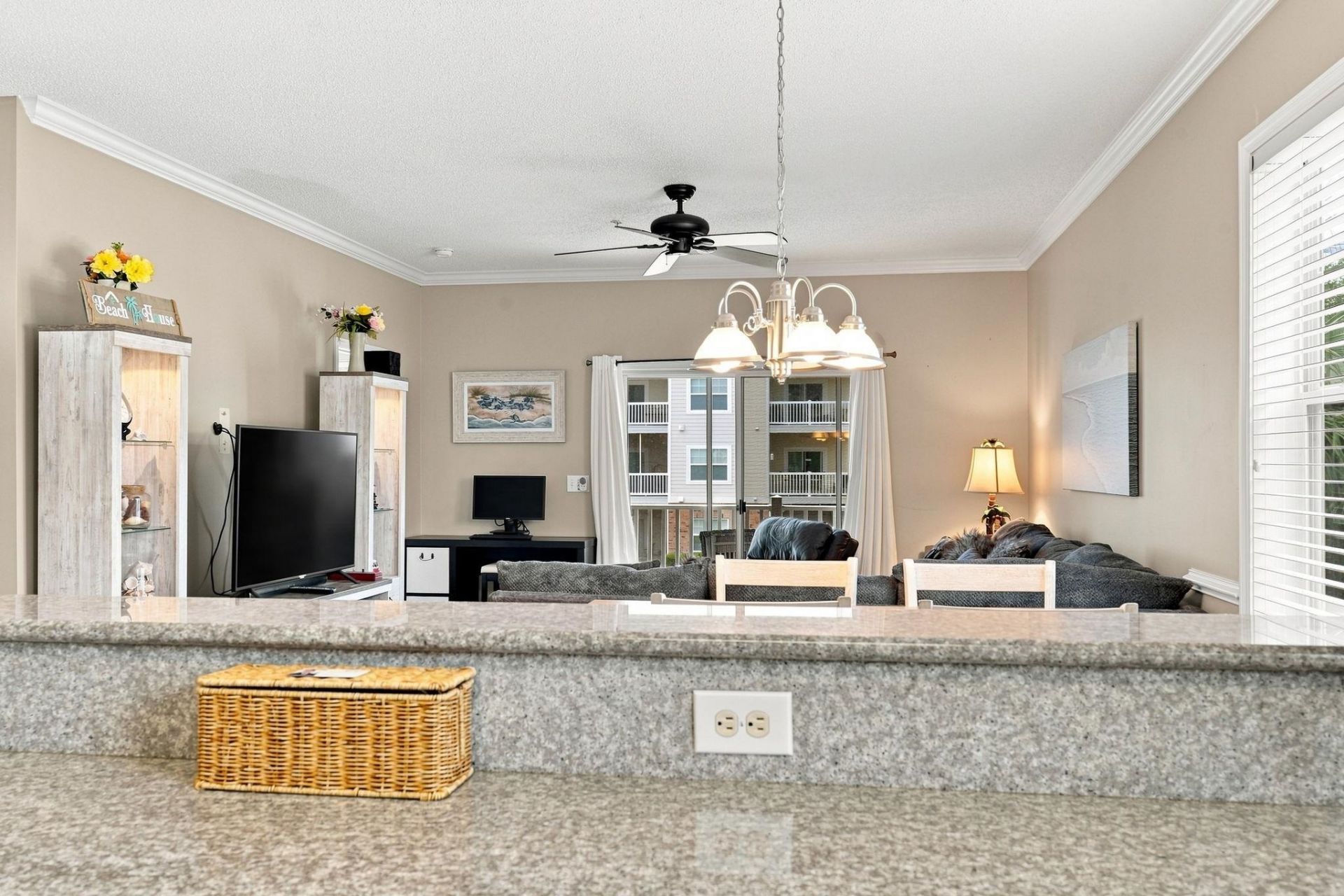 6253 Catalina Dr. Photo 5