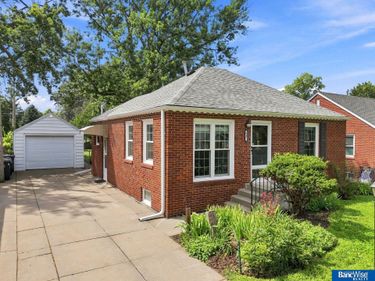 647 Washington Street, Lincoln, NE 68502