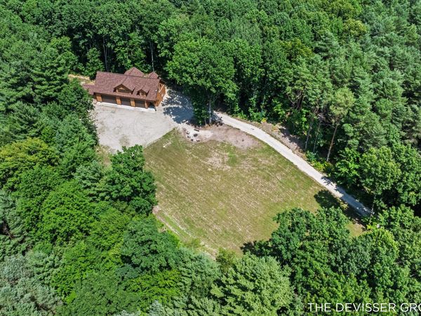 5837 Timber Bluff Trail, Fennville, MI 49408
