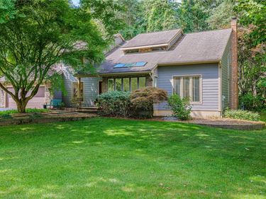 5 Northwood Drive, Fairport, NY 14450