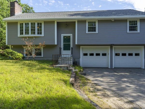 31 Woodhawk Way, Litchfield, NH 03052