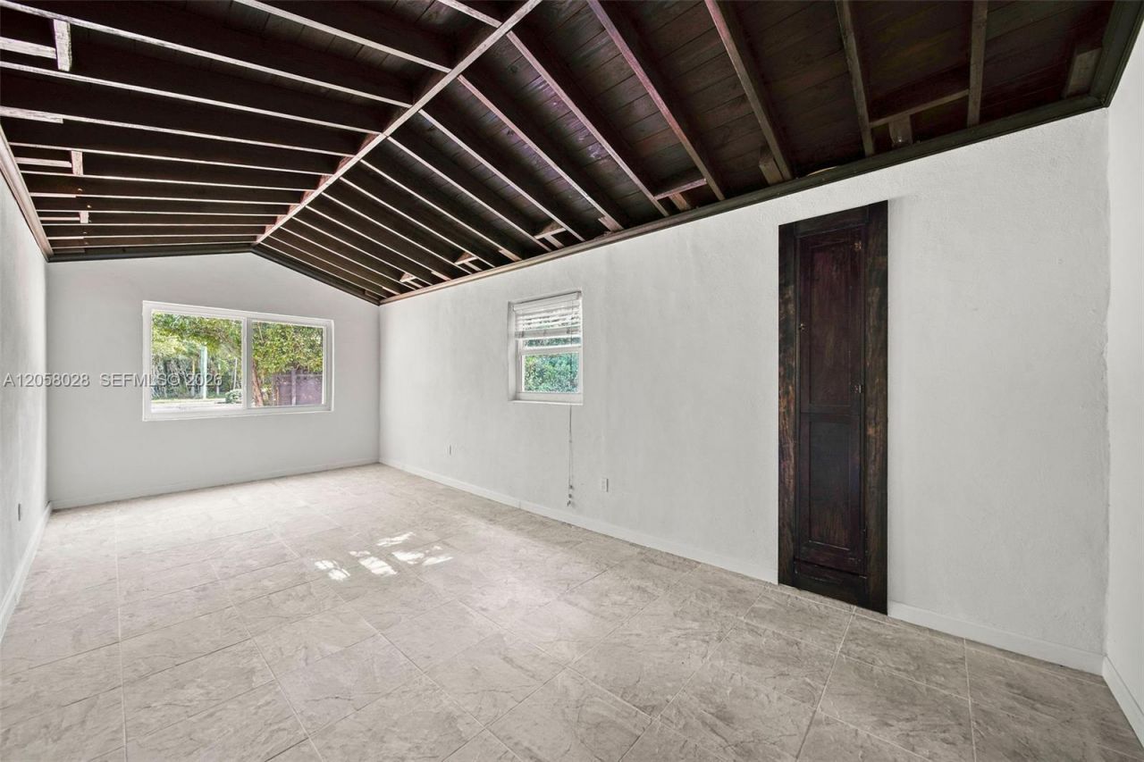 5842 Alton Rd , Miami Beach, FL 33140 Photo