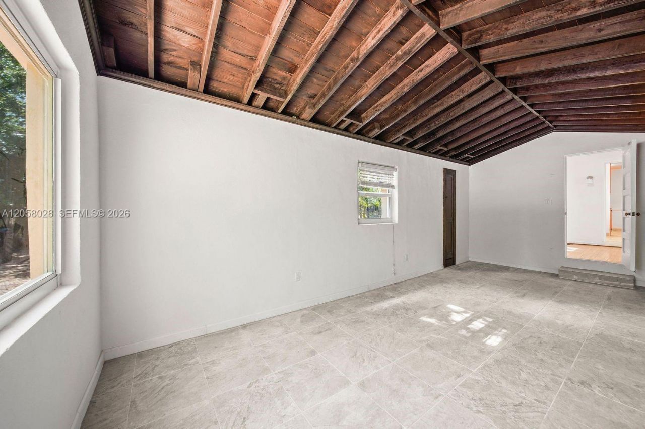 5842 Alton Rd , Miami Beach, FL 33140 Photo