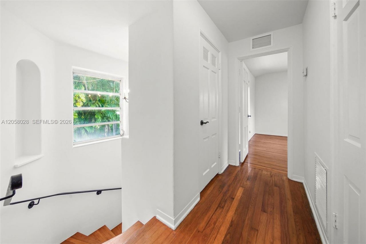 5842 Alton Rd , Miami Beach, FL 33140 Photo