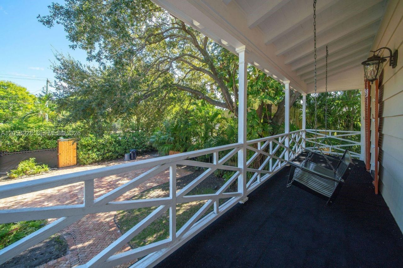 5842 Alton Rd , Miami Beach, FL 33140 Photo
