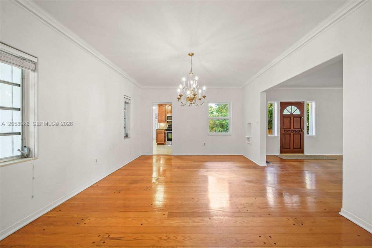 5842 Alton Rd , Miami Beach, FL 33140 Photo