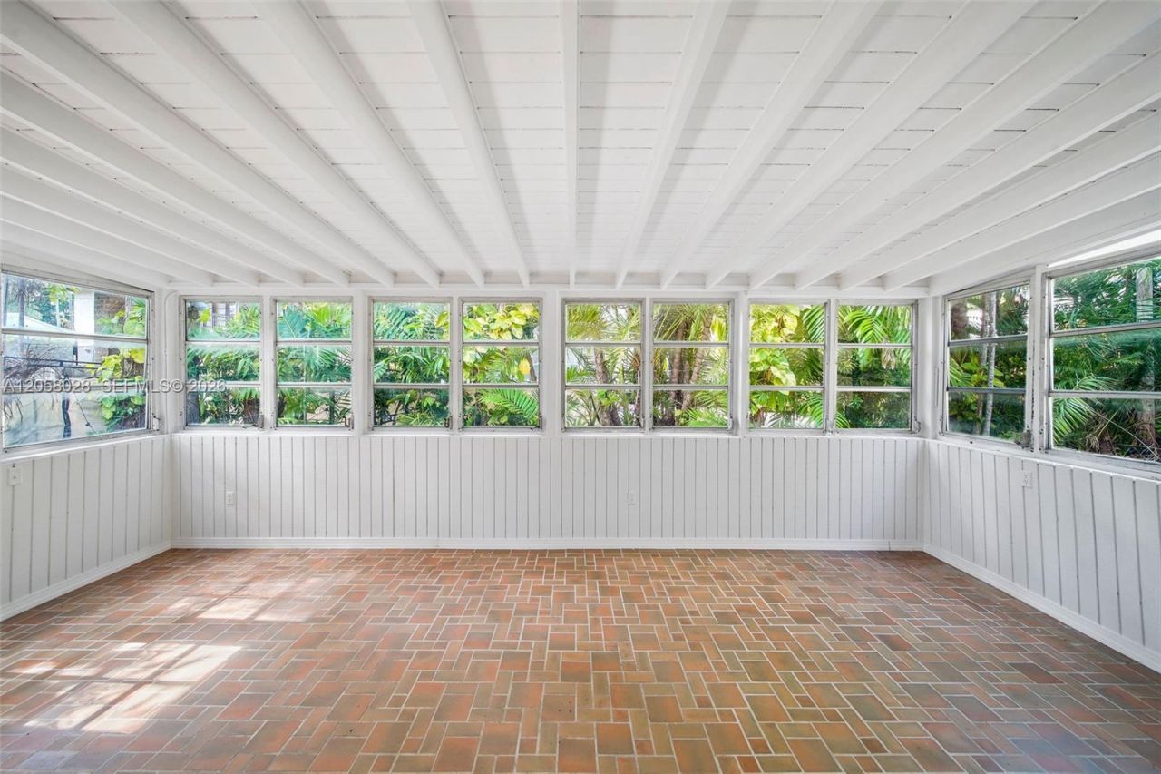 5842 Alton Rd , Miami Beach, FL 33140 Photo