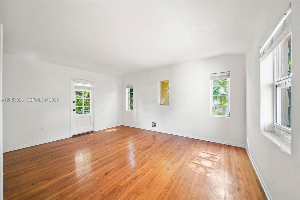 5842 Alton Rd , Miami Beach, FL 33140 Photo
