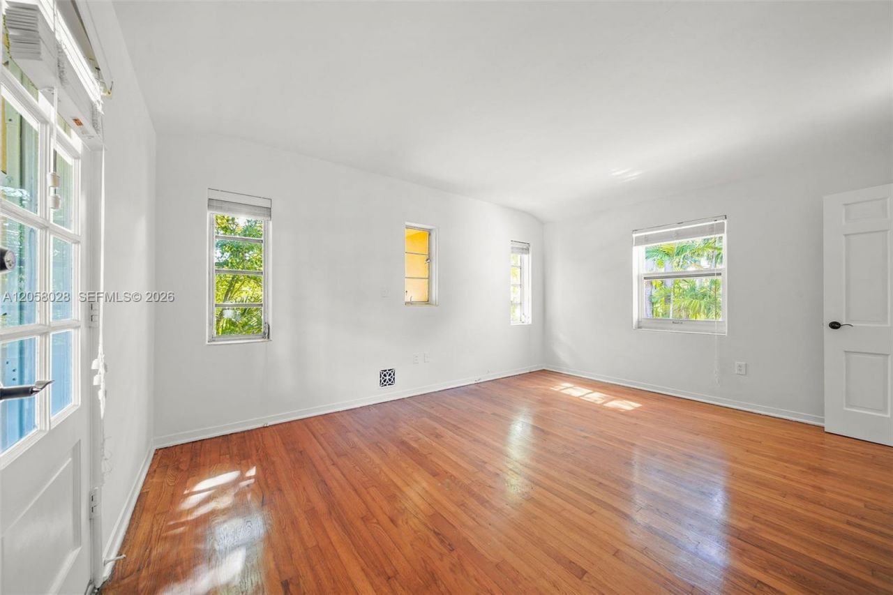 5842 Alton Rd , Miami Beach, FL 33140 Photo