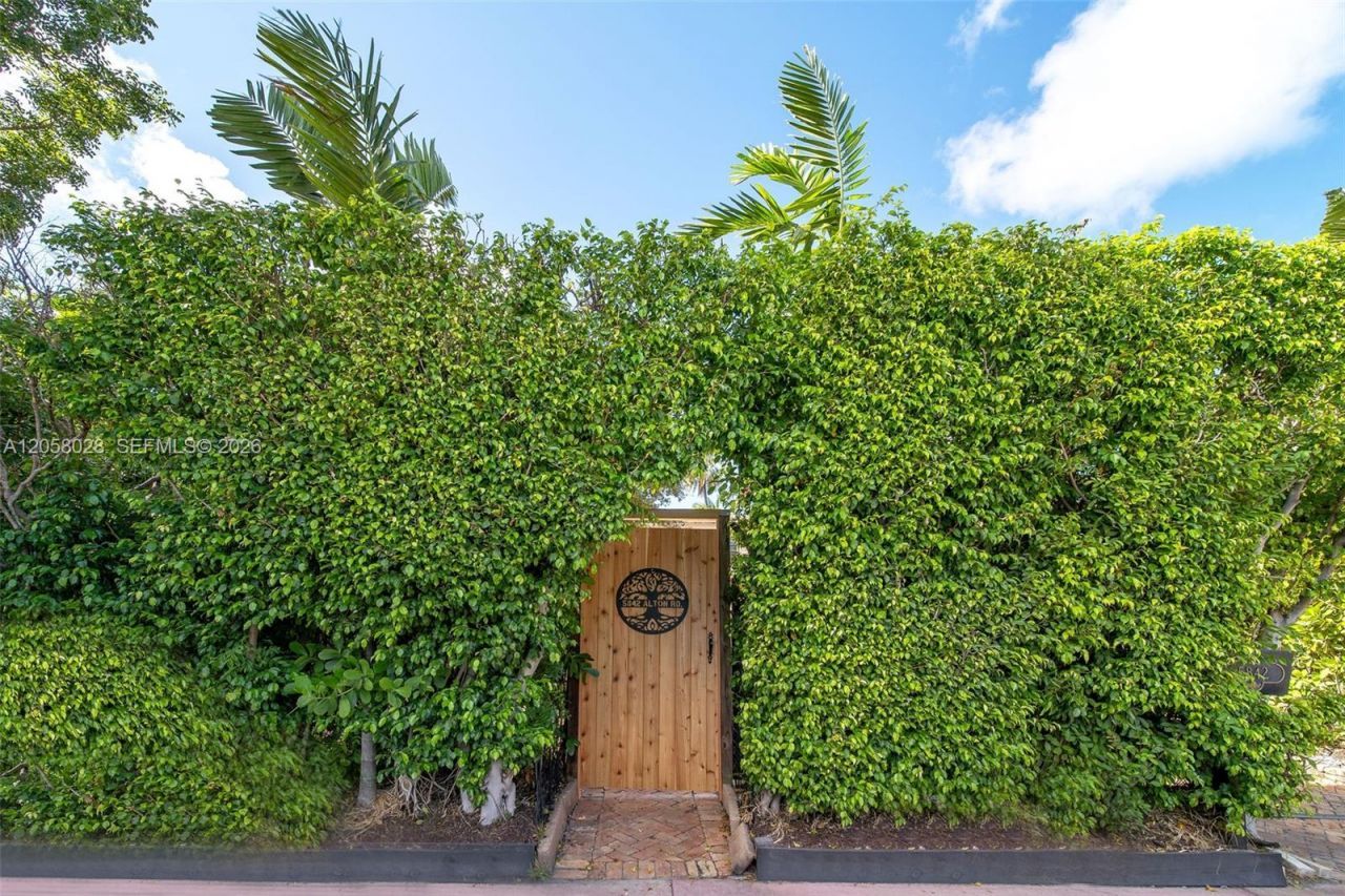 5842 Alton Rd , Miami Beach, FL 33140 Photo