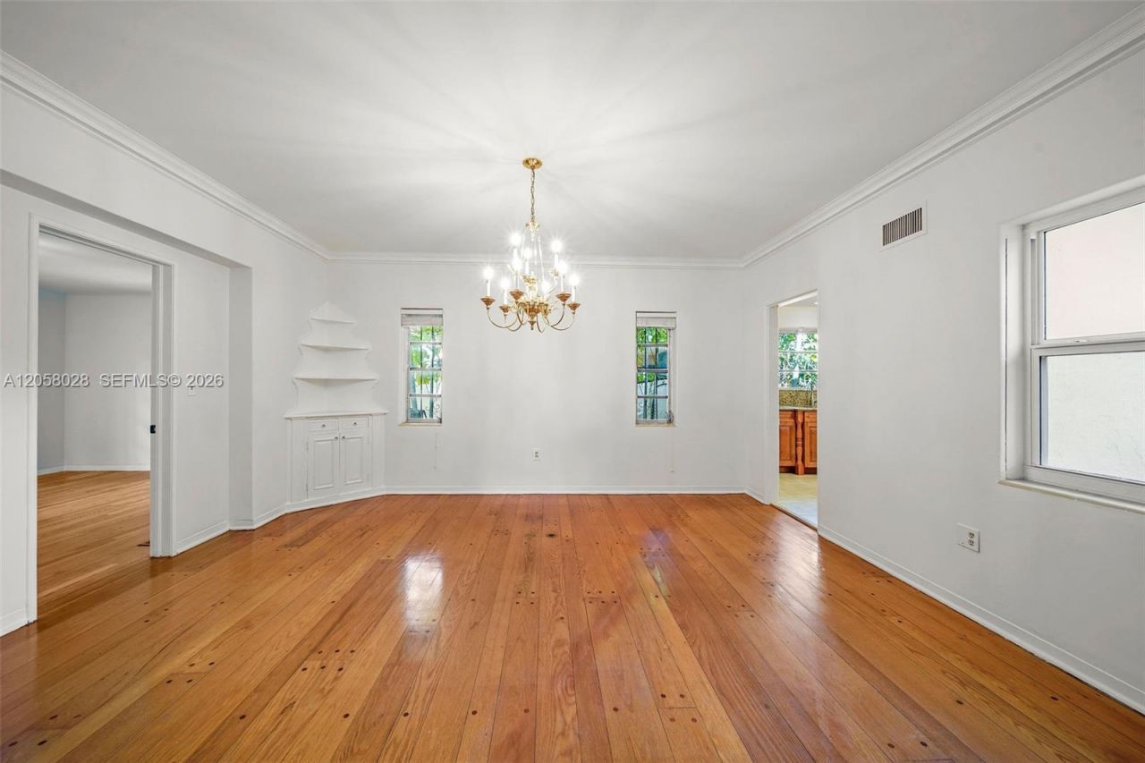 5842 Alton Rd , Miami Beach, FL 33140 Photo