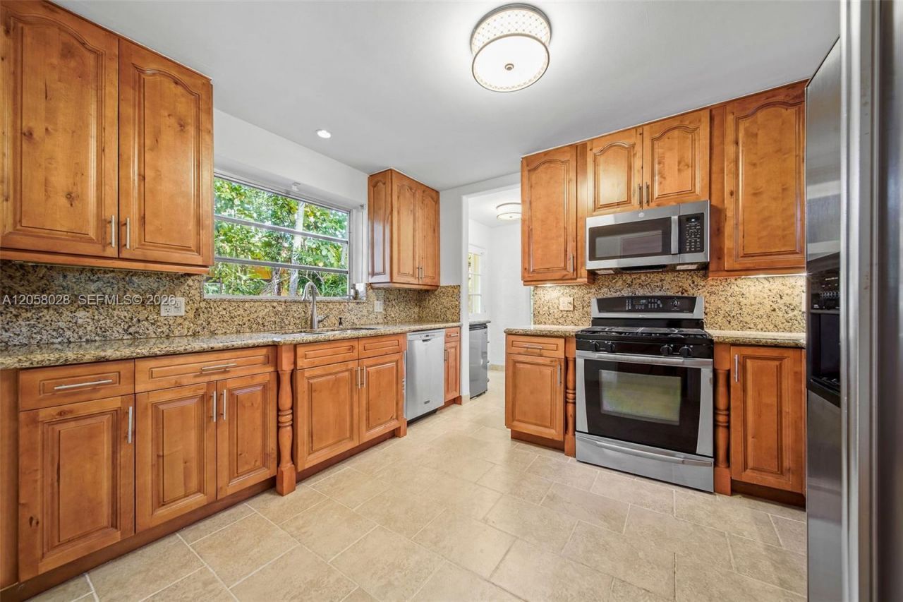 5842 Alton Rd , Miami Beach, FL 33140 Photo