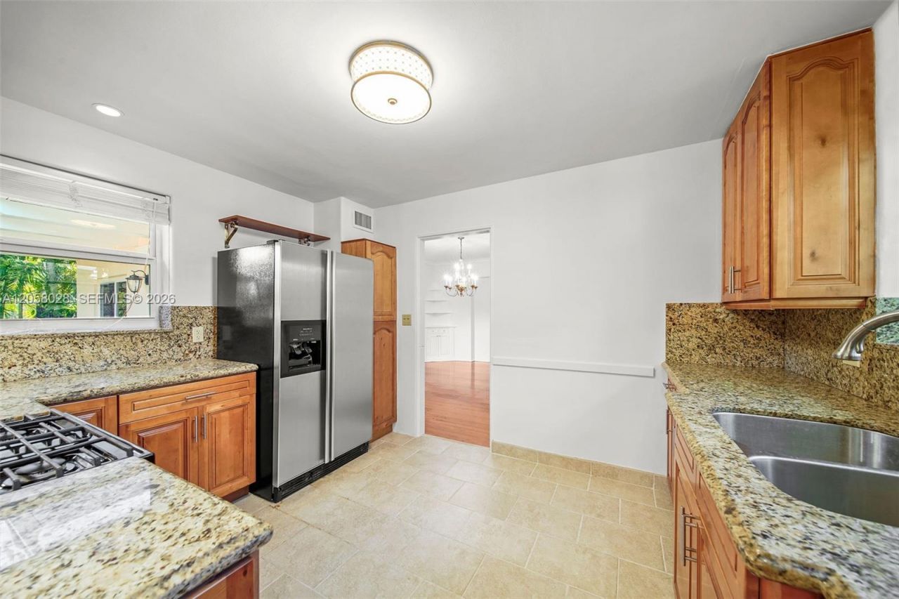5842 Alton Rd , Miami Beach, FL 33140 Photo
