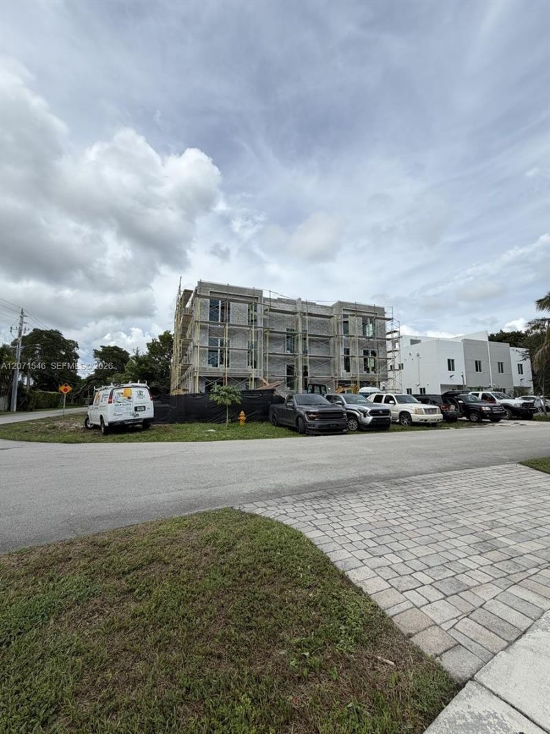 5801-5805 SW 61st St, Miami, FL 33143 Photo