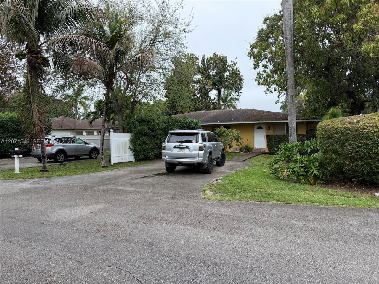 5801-5805 SW 61st St, Miami, FL 33143 Photo