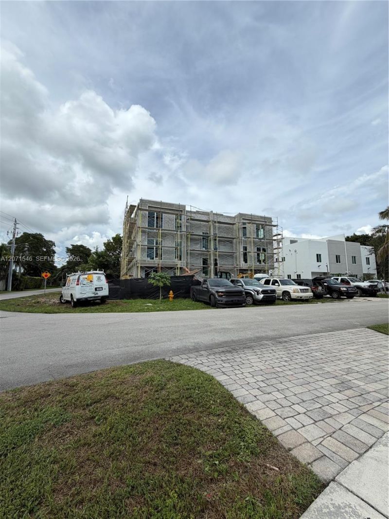 5801-5805 SW 61st St, Miami, FL 33143 Photo