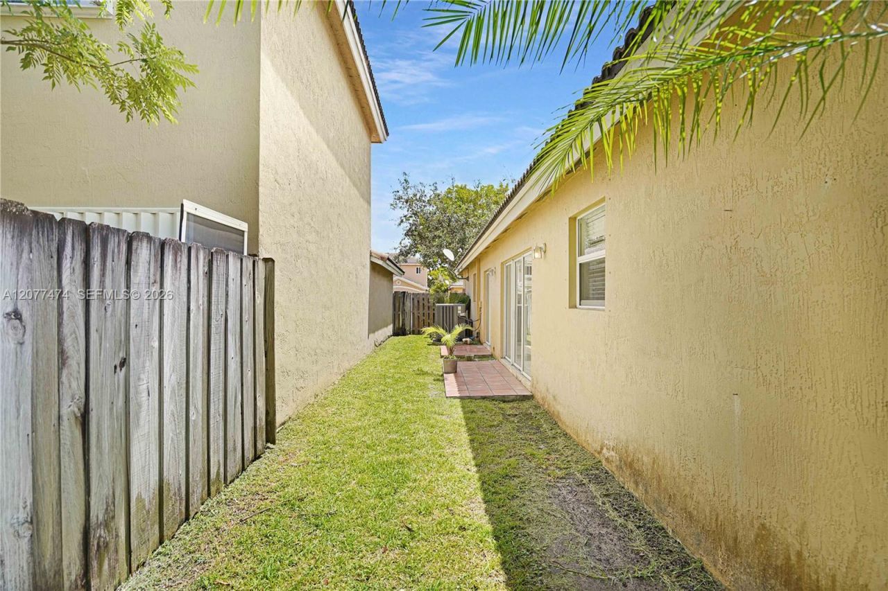 13950 SW 155th Ct , Unit 13950, Miami, FL 33196 Photo