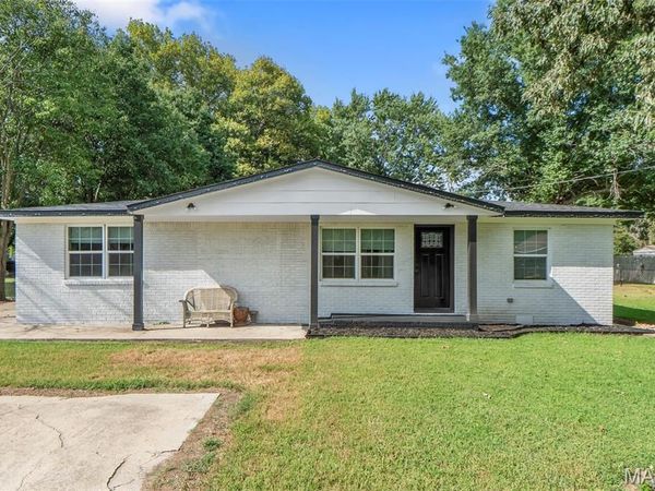 2004 South Avenue , Kennett, MO 63857