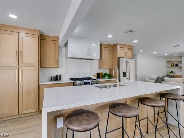 2729 Fire Water Court , Las Vegas, NV 89117