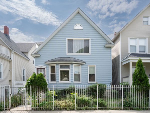 5843 W Iowa Street , Chicago, IL 60651