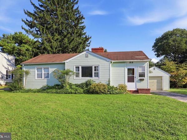 818 E DIVISION STREET , DOVER, DE 19901