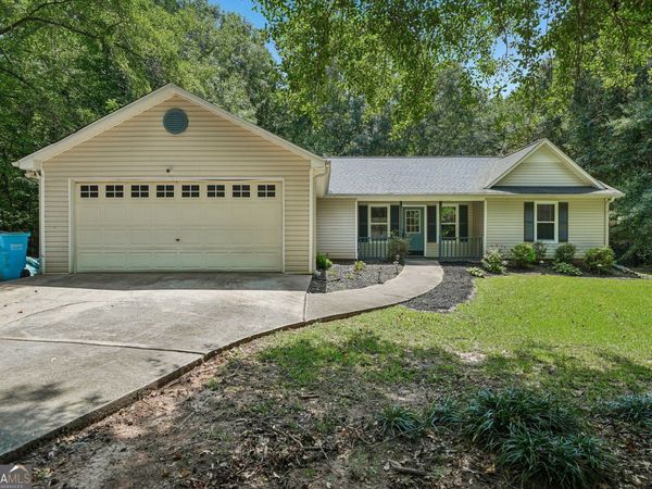 131 Homestead Way, Locust Grove, GA 30248