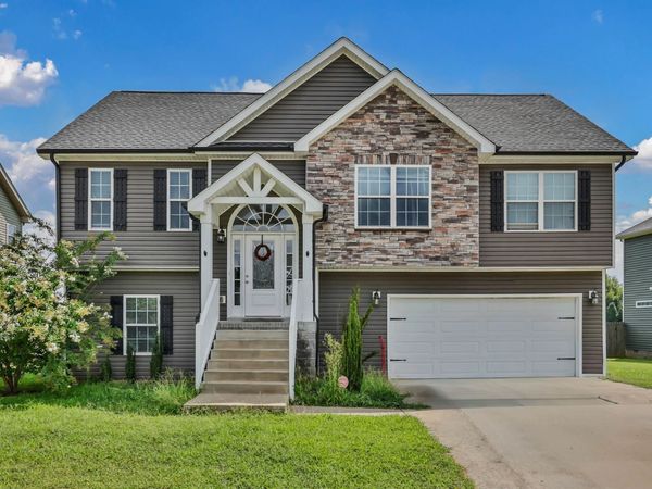 109 SYCAMORE HILL DRIVE, Clarksville, TN 37042