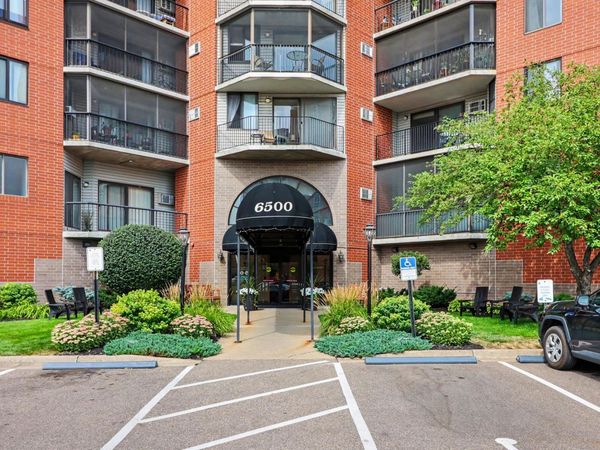 6500 Woodlake Drive, Unit 506, Richfield, MN 55423